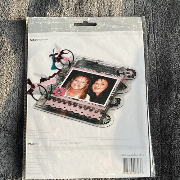 Clear scrap book - Picture 3 of 4